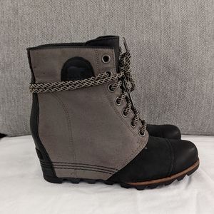 NWT Sorel PDX wedge lace-up booties
